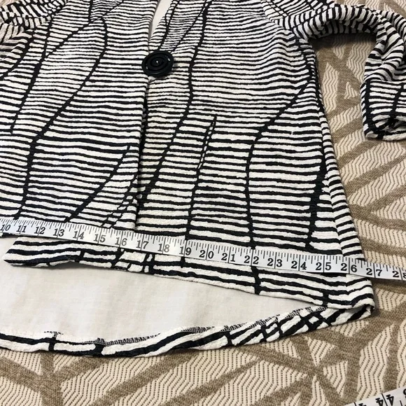 IC by Connie K Black and White Stripped & Textured Blazer - Picture 14 of 16